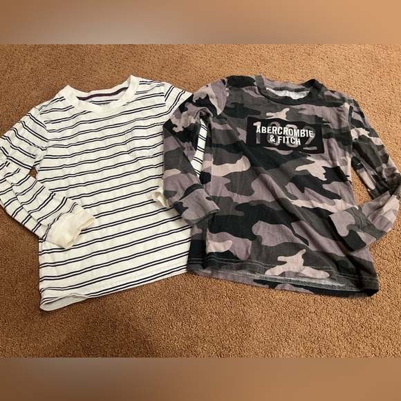 Bundle of 2 Long Sleeve Tees Abercrombie and Carters Size 5T/5 - Picture 1 of 6